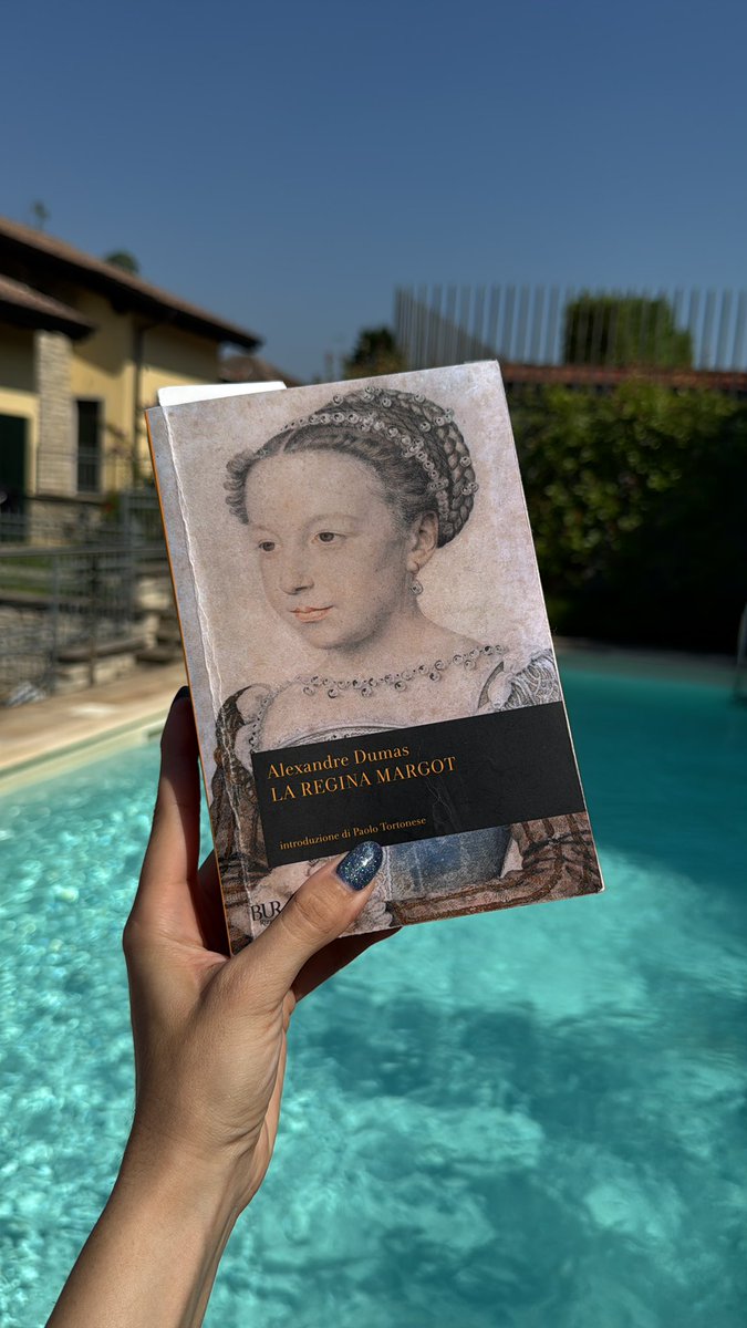 roberta88grace's tweet image. I love this book sm. #alexandreDumas writes political intrigue in a way that’s so captivating! I love Margot and Henry IV’s platonic relationship so much and there are so many interesting and lovely characters 🥹 who’s with me? #queenMargot