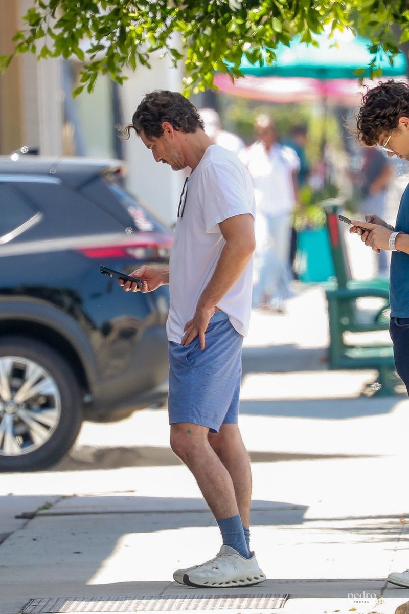 Pedro Pascal Photos tweet media