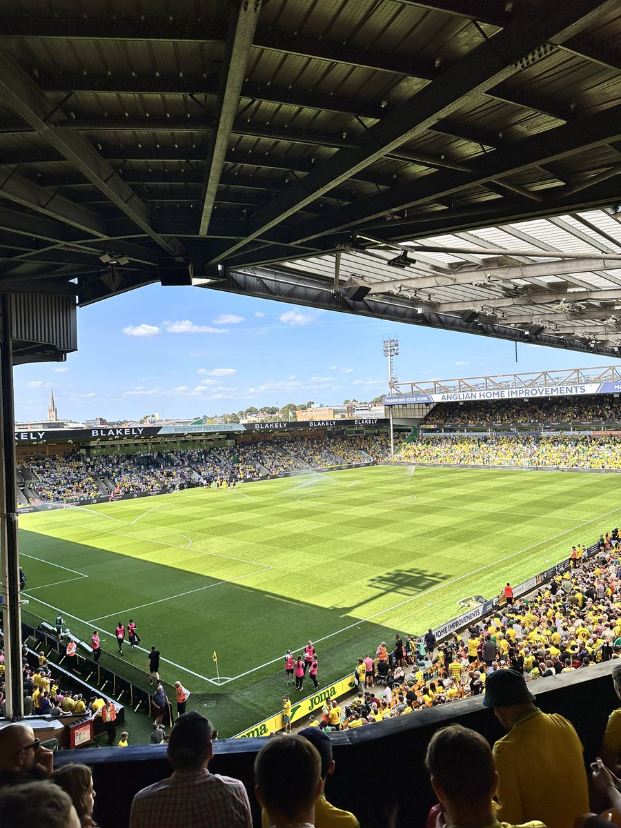 Nik Simon (@nik_simon88) on Twitter photo 📍13th stadium in seven weeks.
Who needs the MCG when you’ve got Carrow Road? 📍13th stadium in seven weeks.
Who needs the MCG when you’ve got Carrow Road?