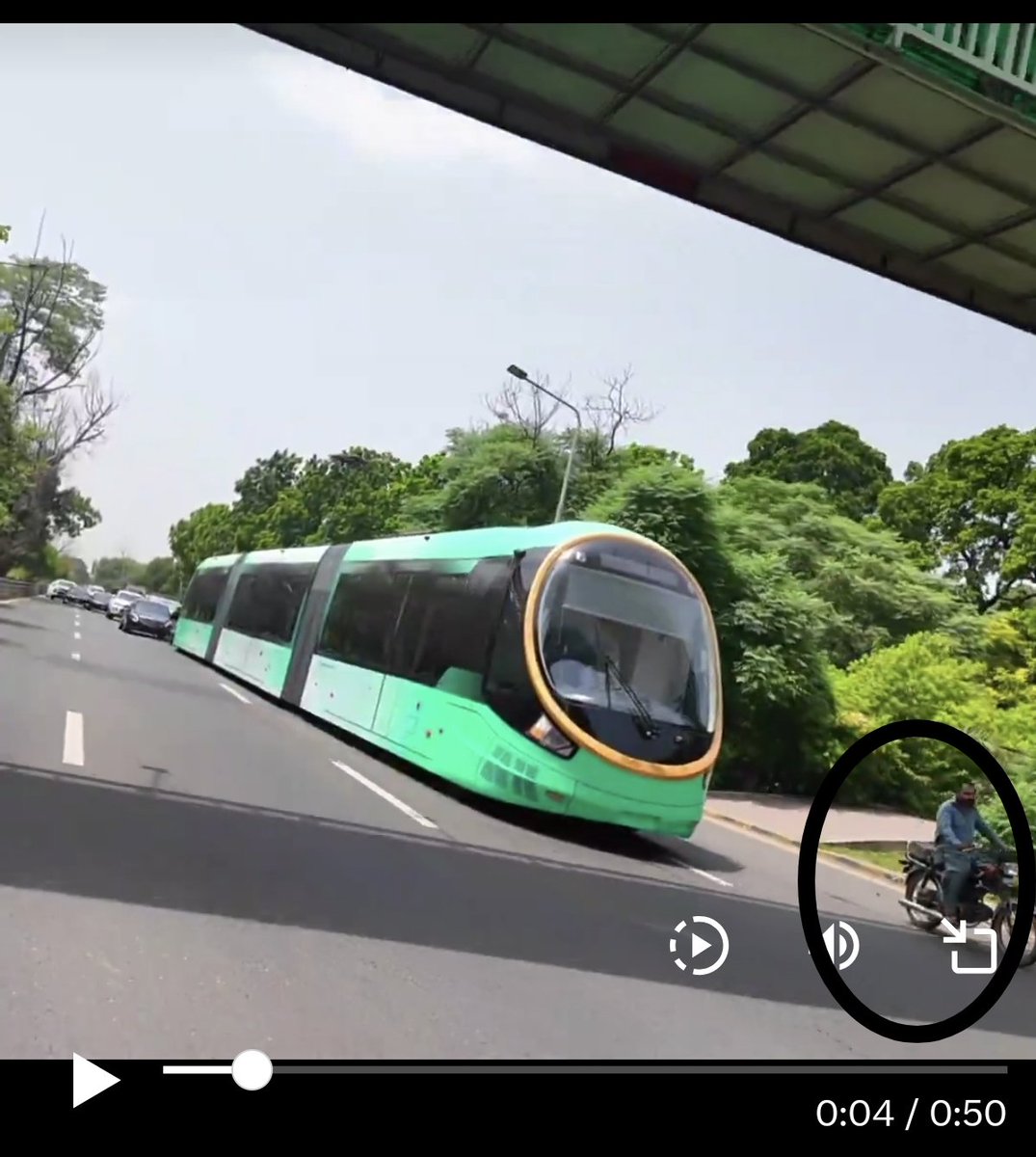 ClasslessCULE's tweet image. Even in this video, 70 Cc goes brrrr😭😭