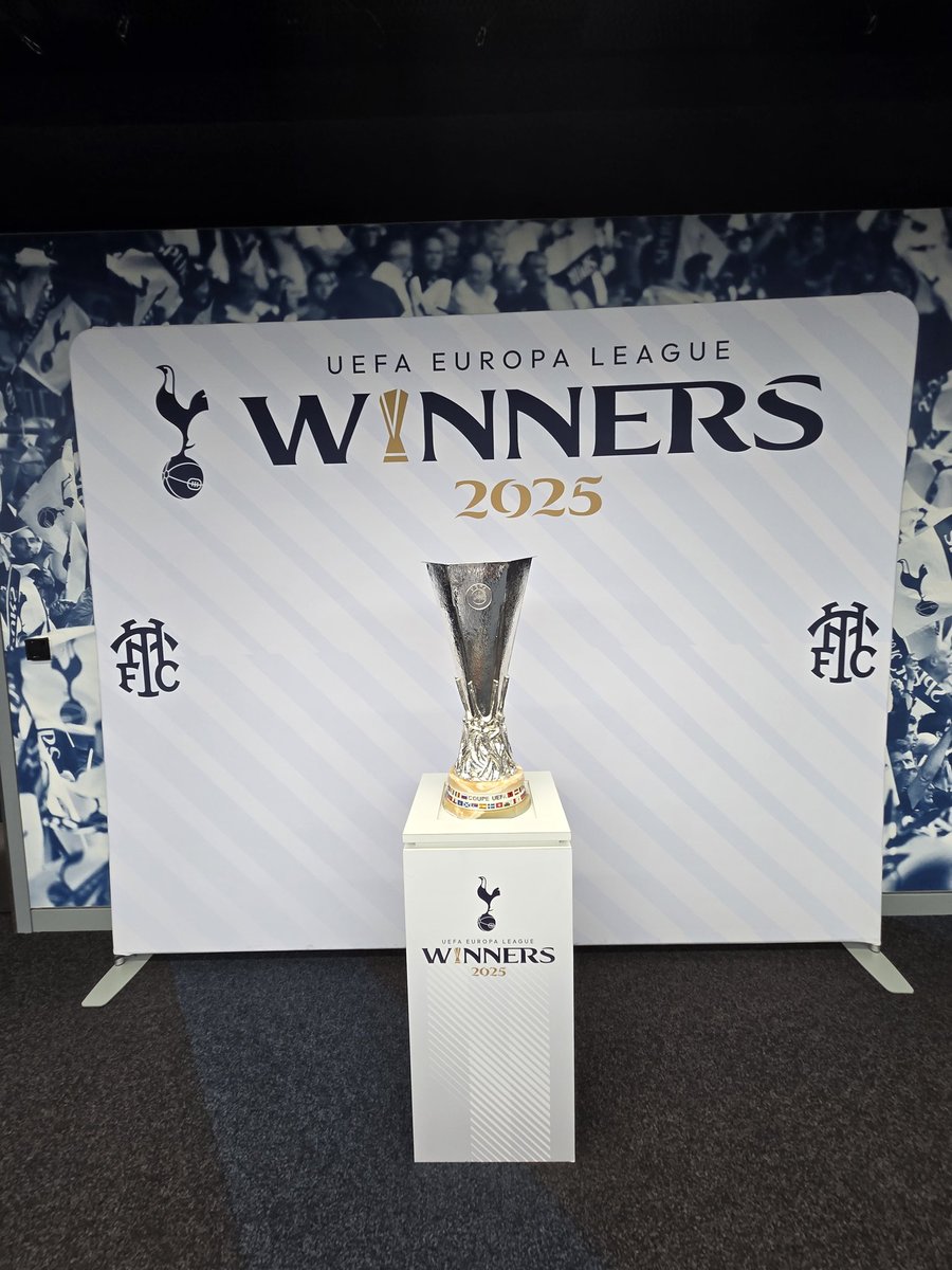 3 stadiums today.

New White Hart Lane*
Emirates Stadium
Stamford Bridge

Also took a picture with the UEFA Cup / Europa League trophy 23 years after taking one with the trophy in Amsterdam! 

*This should be the name to be honest