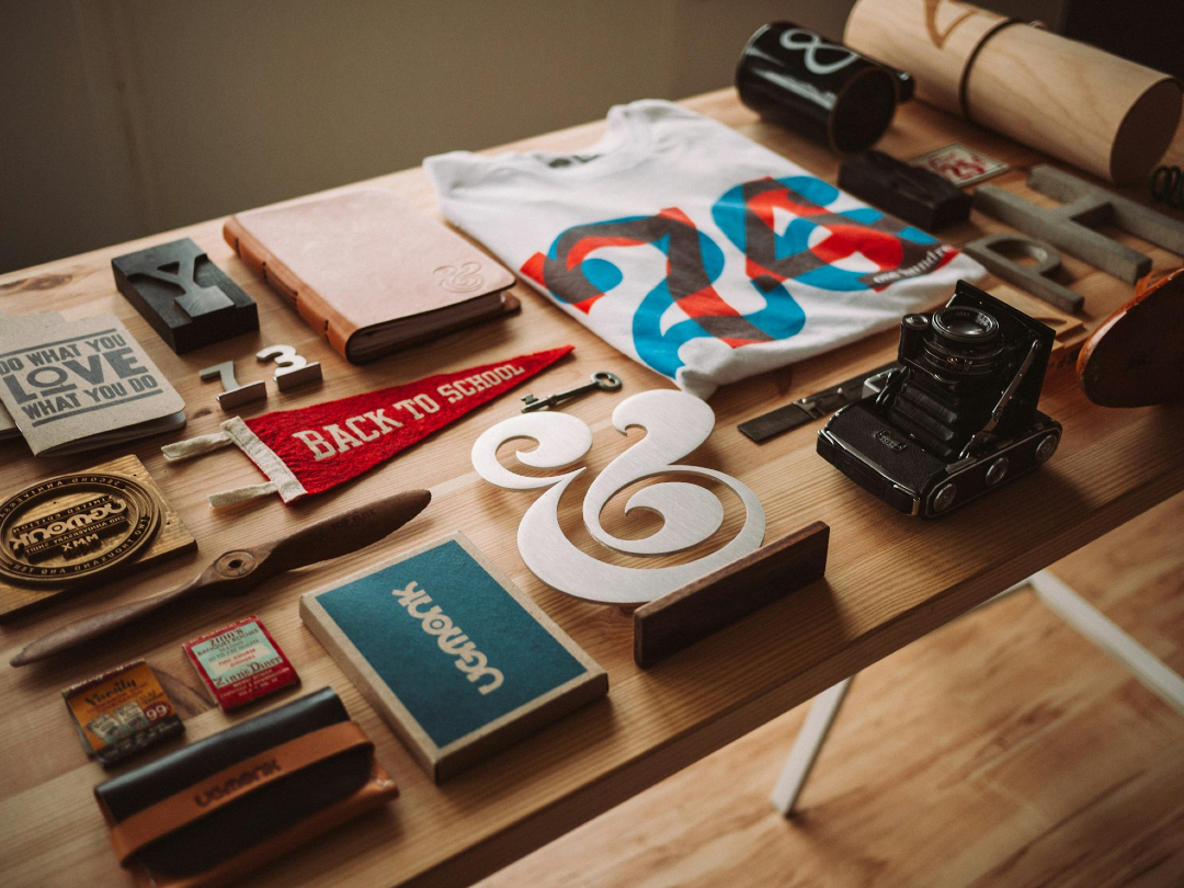 Your product deserves more than a sales pitch – it deserves a story. Learn how Iowa businesses are using video storytelling to connect with customers &amp; build unforgettable brand moments.

joshschorle.com/blog/2025/8/cr…