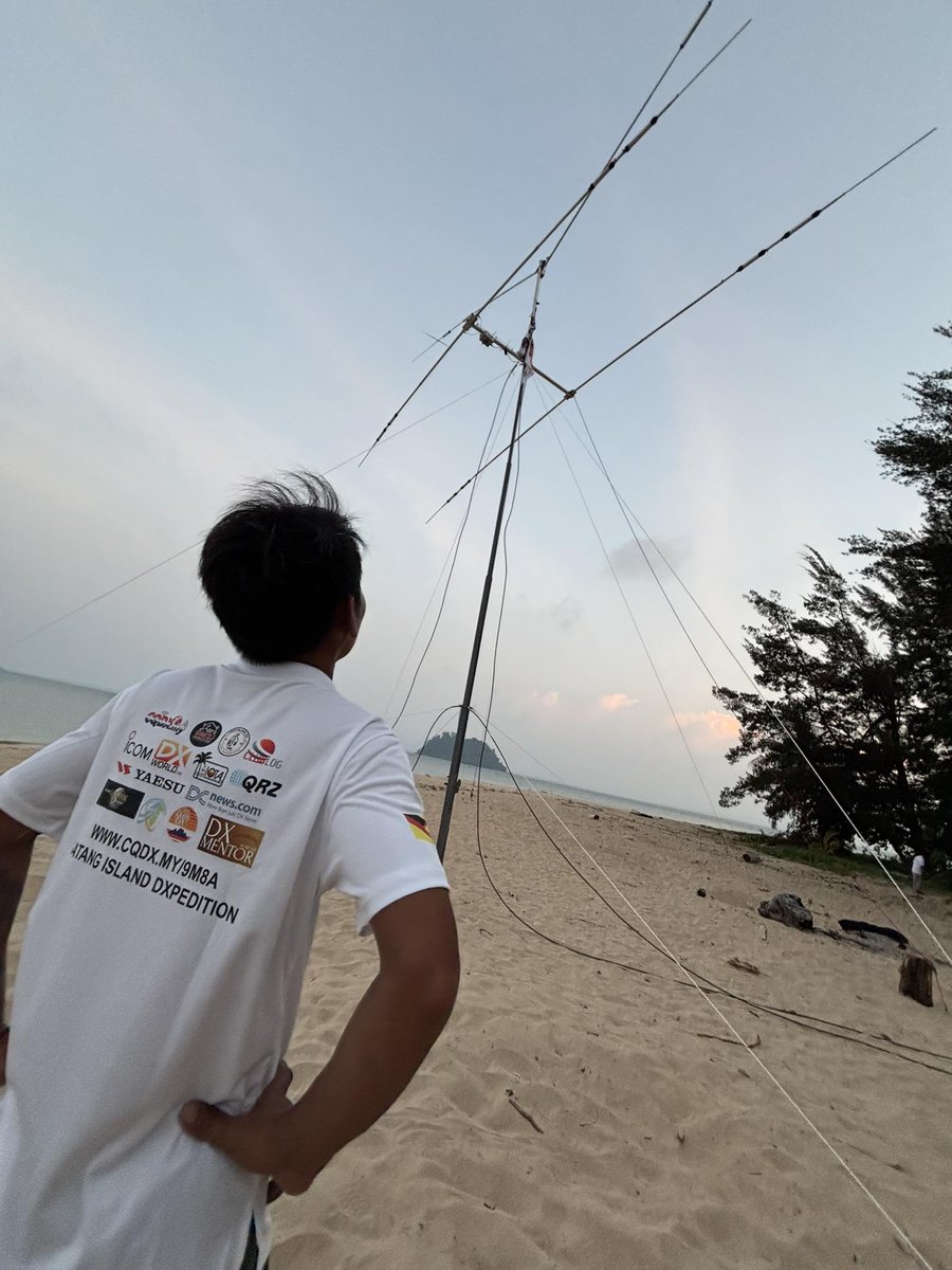 On the scene with 9M8A, Satang Island OC-165

dx-world.net/9m8a-satang-is…