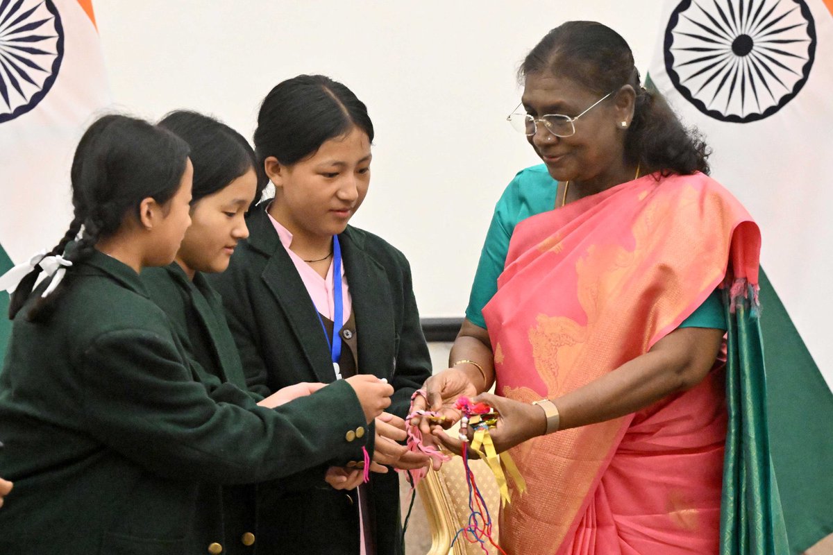 NESTSHQ's tweet photo. Honourable President Droupadi Murmu celebrated Raksha Bandhan with students of Eklavya Model Residential Schools in an event hosted at Rashtrapati Bhavan, today. https://t.co/4GefOvzxfK