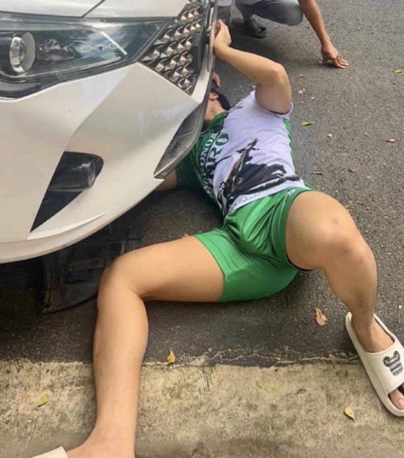 my car just broke down in the middle of the road 😟. fortunately my cousin is here to fix it…