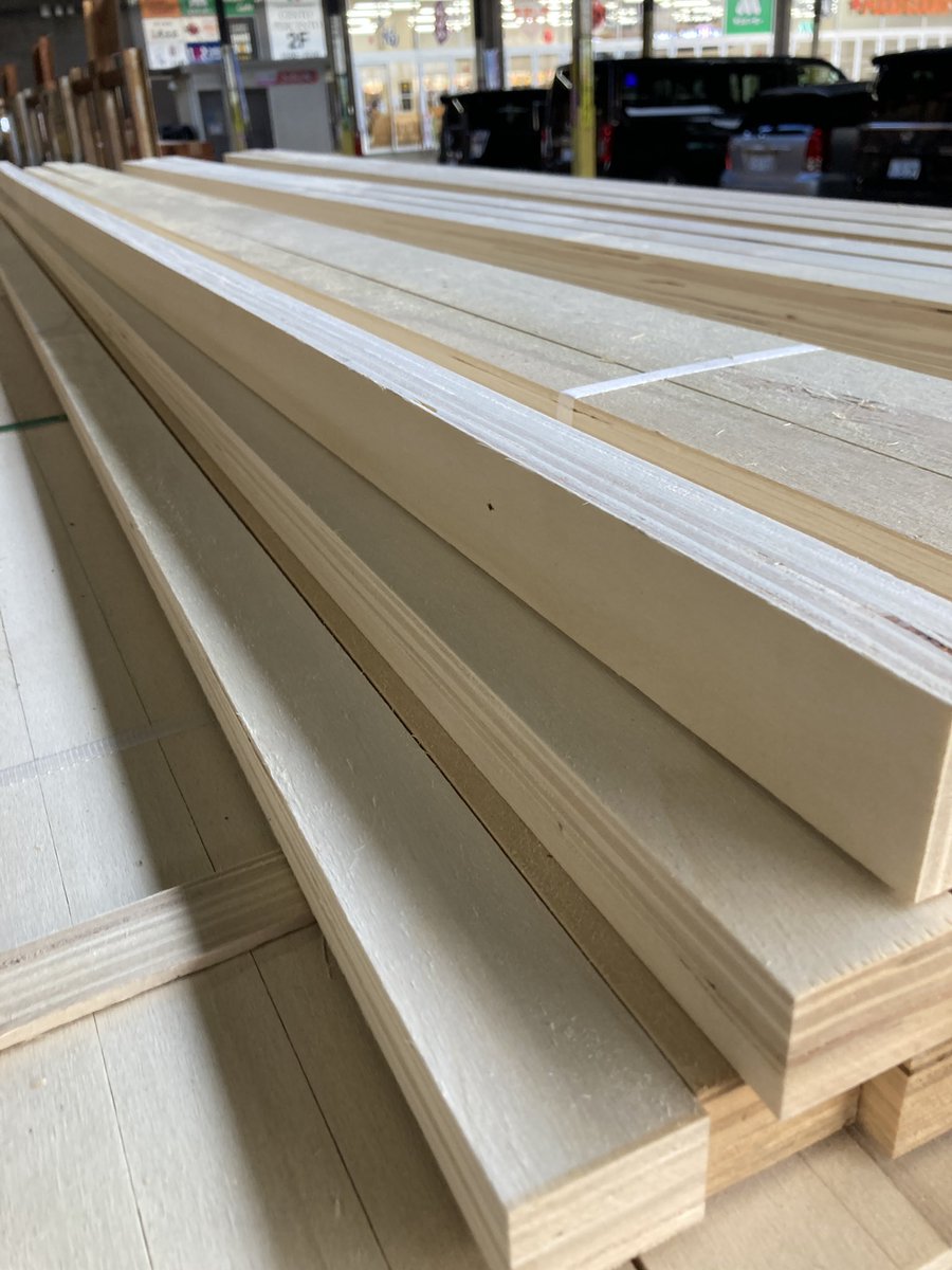 草壁のりすけ@不動産賃貸業つぶやき中❗️ (@norisuke_onii) on Twitter photo ポプラLVLなるものをホールセンターで急に見掛けるようになった。
調べたら、そんなに悪くなさそう。
根太として使っても問題なさそうだけど、基本は壁の柱方向の部材なのかな。
でも強度もあるように書いてあるし集成材より加工性も良さそうだ(゚ω゚) 
そして安い!今回多用しようか悩み中.. ポプラLVLなるものをホールセンターで急に見掛けるようになった。
調べたら、そんなに悪くなさそう。
根太として使っても問題なさそうだけど、基本は壁の柱方向の部材なのかな。
でも強度もあるように書いてあるし集成材より加工性も良さそうだ(゚ω゚) 
そして安い!今回多用しようか悩み中..