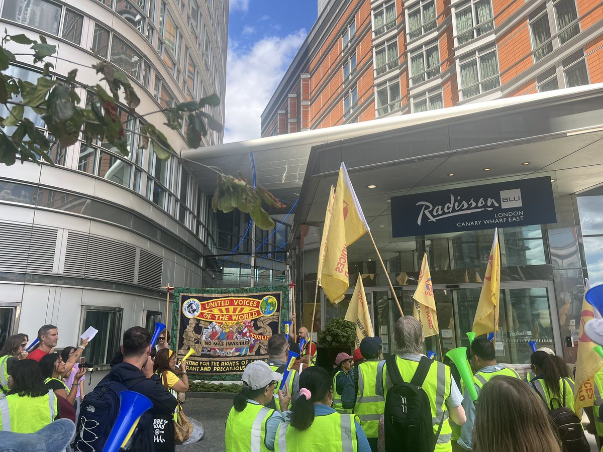 Unite Hospitality 🤝United Voices of the World 

Village Hotels workers in Glasgow and Radisson Blu workers in Canary Wharf taking historic strike action and showing that hospitality can be organised!

Two phenomenal picket lines in 6 days ✊
