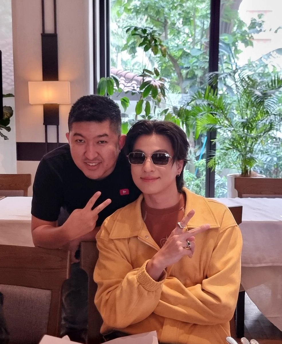 Gulf_phiballsid (@gulf_phiballsid) on Twitter photo Cr suwandi.widjaja IG
"Lunch with special friend welcome to Indonesia!"
BUTTER BABY X GULF
#ButterBabyOpeningXGulf
#GulfKanawut
<a href="/gulfkanawut/">gulfkanawut</a> Cr suwandi.widjaja IG
"Lunch with special friend welcome to Indonesia!"
BUTTER BABY X GULF
#ButterBabyOpeningXGulf
#GulfKanawut
<a href="/gulfkanawut/">gulfkanawut</a>