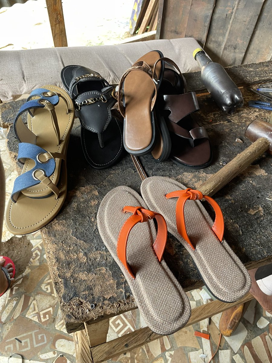 Samarit68673483's tweet photo. @cardigansnow These are the samples of my works for locally made shoes. Do well to patronize me as we deliver nationwide https://t.co/LlCrCCGFuZ