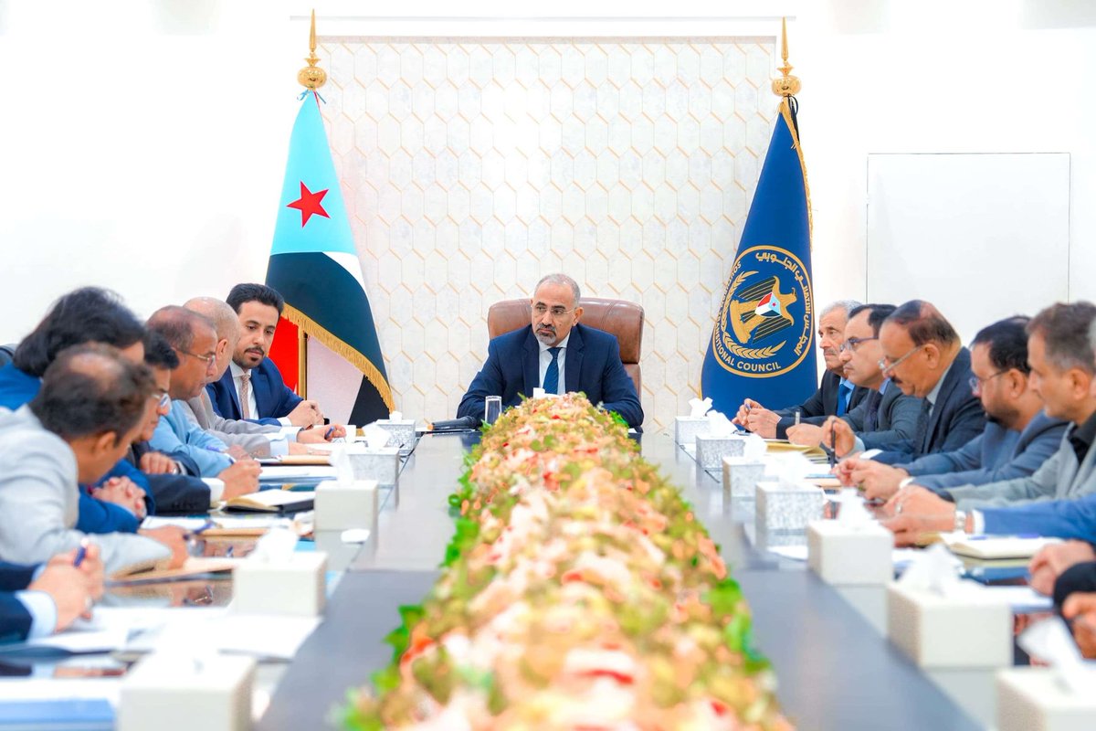 القيادة التنفيذية العليا تبحث ترتيبات مؤتمري المانحين والاقتصادي وتشيد بجهود ضبط الأسعار
stcaden.com/posts/30361