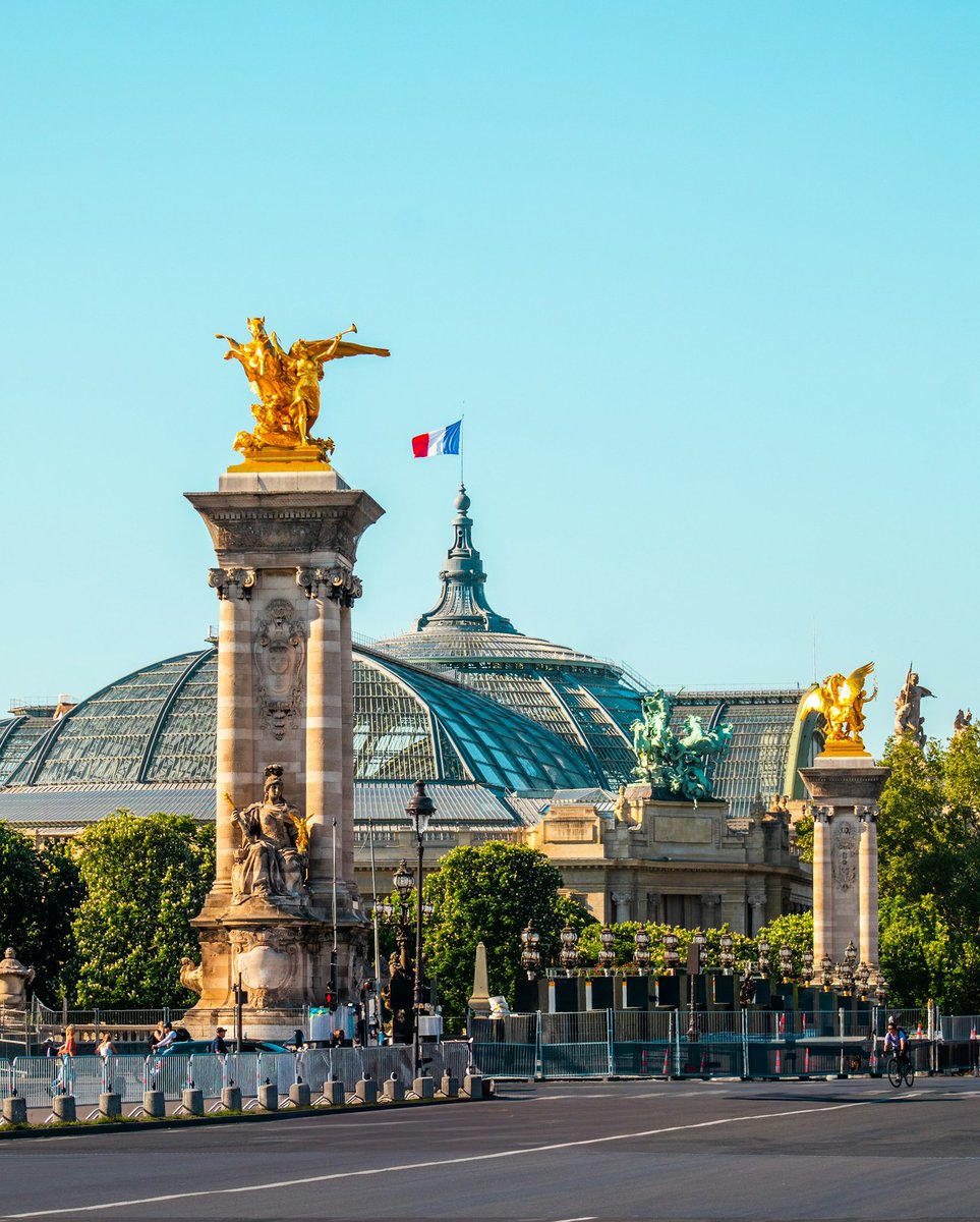 So much beauty...#Paris #Travel #SaturdayVibes #France #Architecture #Saturday #Parisjetaime  📸  Jimmy Woo  💖💞