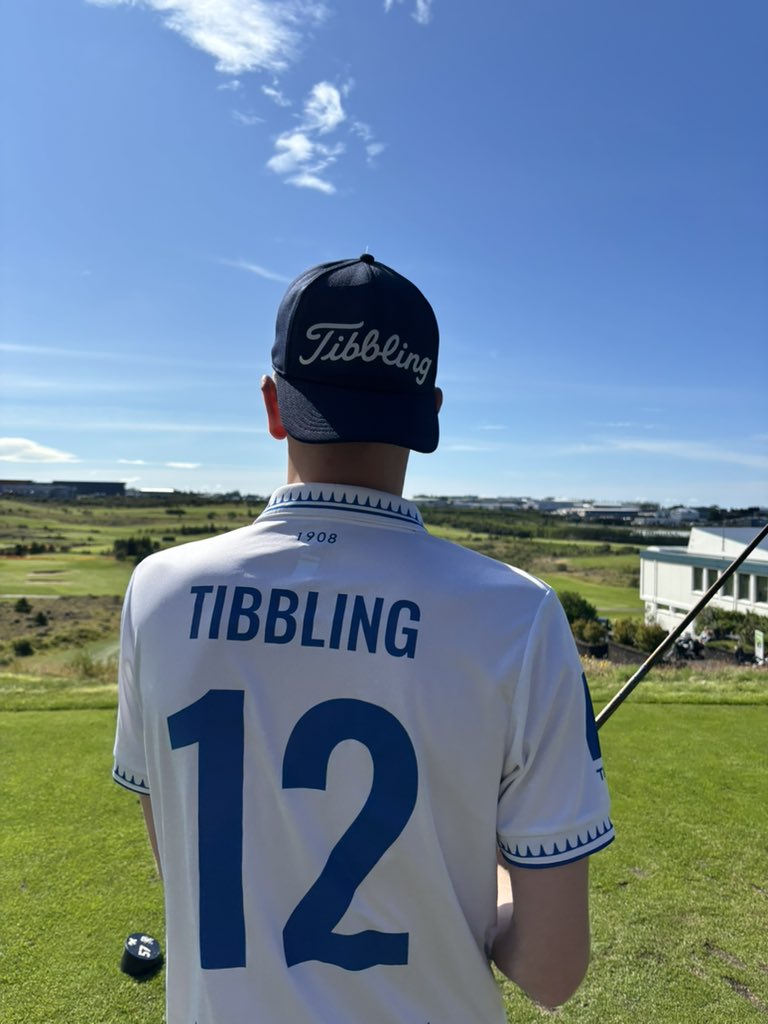 Nú spilum við golf 💙