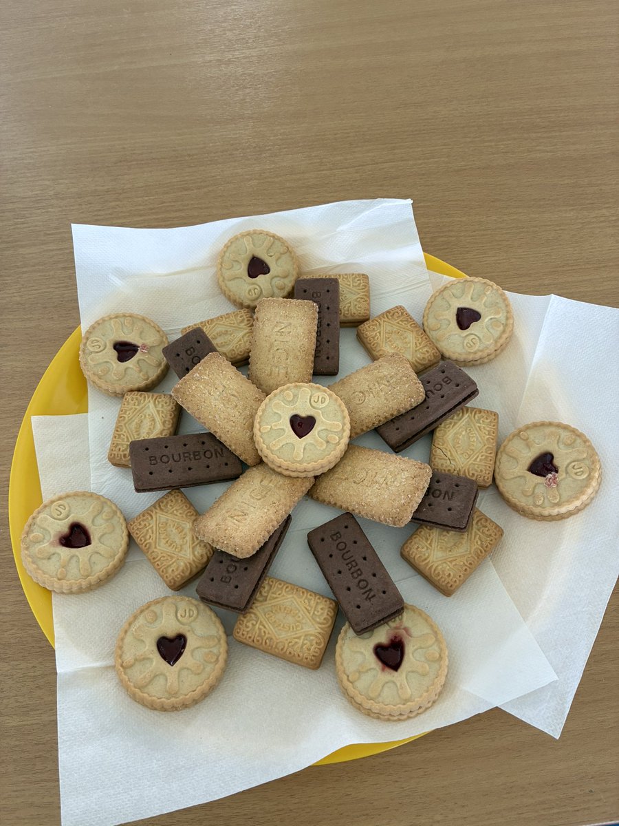 First game of the 25/26 season , thought I’d go with Jammie Dodgers #oufc