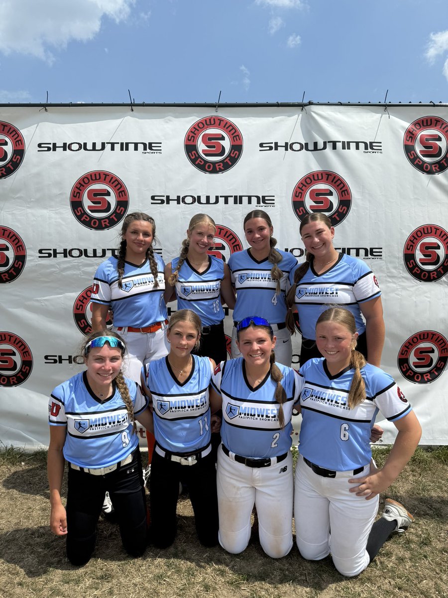 McCannIsadora27's tweet photo. Thank you @ShowtimeSports1 &amp; @ProductionsW7 for an amazing two days at the Midwest Fastpitch Showcase!! I learned so much from all the coaches, and played with a very talented groups of girls! https://t.co/nledVUzybP