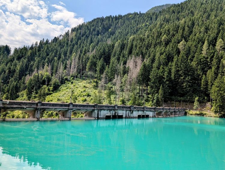 #Venetien: Ob für einen längeren Aufenthalt oder nur eine kurze Pause – ein Halt am #See von #Auronzo di #Cadore ist in jeder Saison ein Muss und wird mit einem fantastischen Panorama belohnt. 👉sonoitalia.de/am-auronzo-see… <a href="/TurismoVeneto/">Visit Veneto</a> <a href="/AuronzoMisurina/">Auronzo Misurina</a> <a href="/CiaoNico/">Nicoletta De Rossi</a>