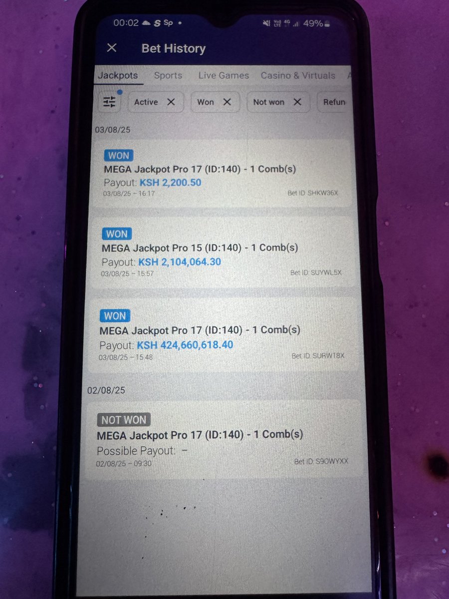 SportPesa's tweet image. Arooooh, ni kama Admin amegundua siri ya kuwin jackpot…🧐😜

#ClassInSession✍️📝

Bonnie Kamau alicheza design yake, aliseti more than one mega Jackpot bet, aliseti pale kwa 17 games mara kadhaa na 15 games pia akaseti!💥