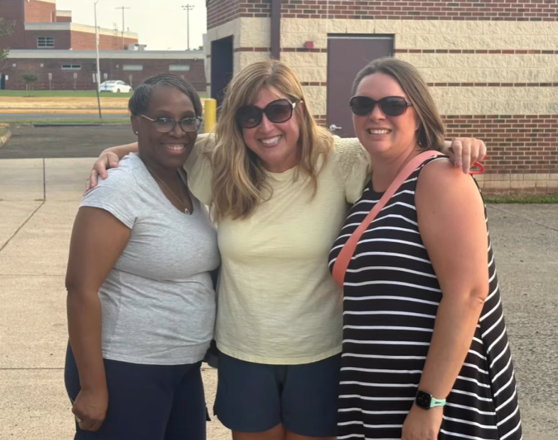 _AndyJacks's tweet image. Thank you to all of our families and staff for joining us for Popsicles on the Playground earlier this week! #EllisExplorers