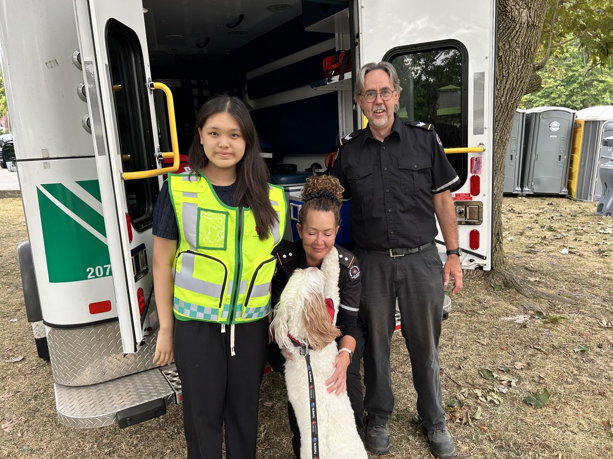 Port Hope Arts Festival is underway! Come by and say hi 👋 to St John Ambulance Medical First Responders who are here keeping people safe and the Therapy Dogs keeping people smiling 😊 

<a href="/SJAOntario/">St.John Ambulance ON</a> <a href="/porthopeontario/">Port Hope Ontario</a>