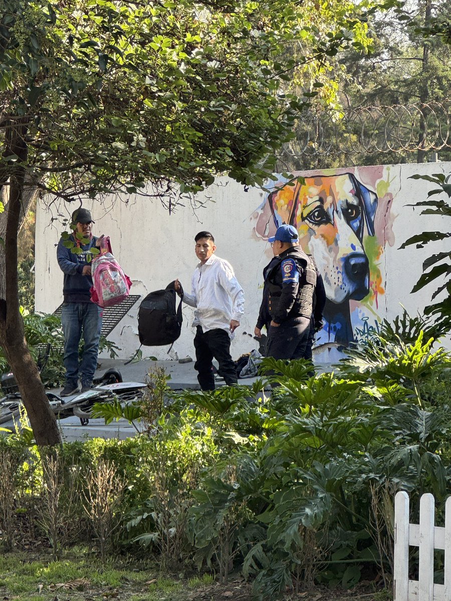 Muchísimás gracias <a href="/AlessandraRdlv/">Alessandra Rojo de la Vega</a>  <a href="/SSC_CDMX/">SSC CDMX</a> <a href="/cklilian/">Lilian ChapaKoloffon</a> 

Reportamos al Base Diana que hay gente con drogas y alcohol en Pushkin. 

Base Diana Pushkin de inmediato acudió a proteger niños, niñas y personas que patinan y hacen ejercicio ✨💕

<a href="/RomaNorte2/">Roma Norte II</a> <a href="/Conpuroamo90224/">Sandra Estrada</a>