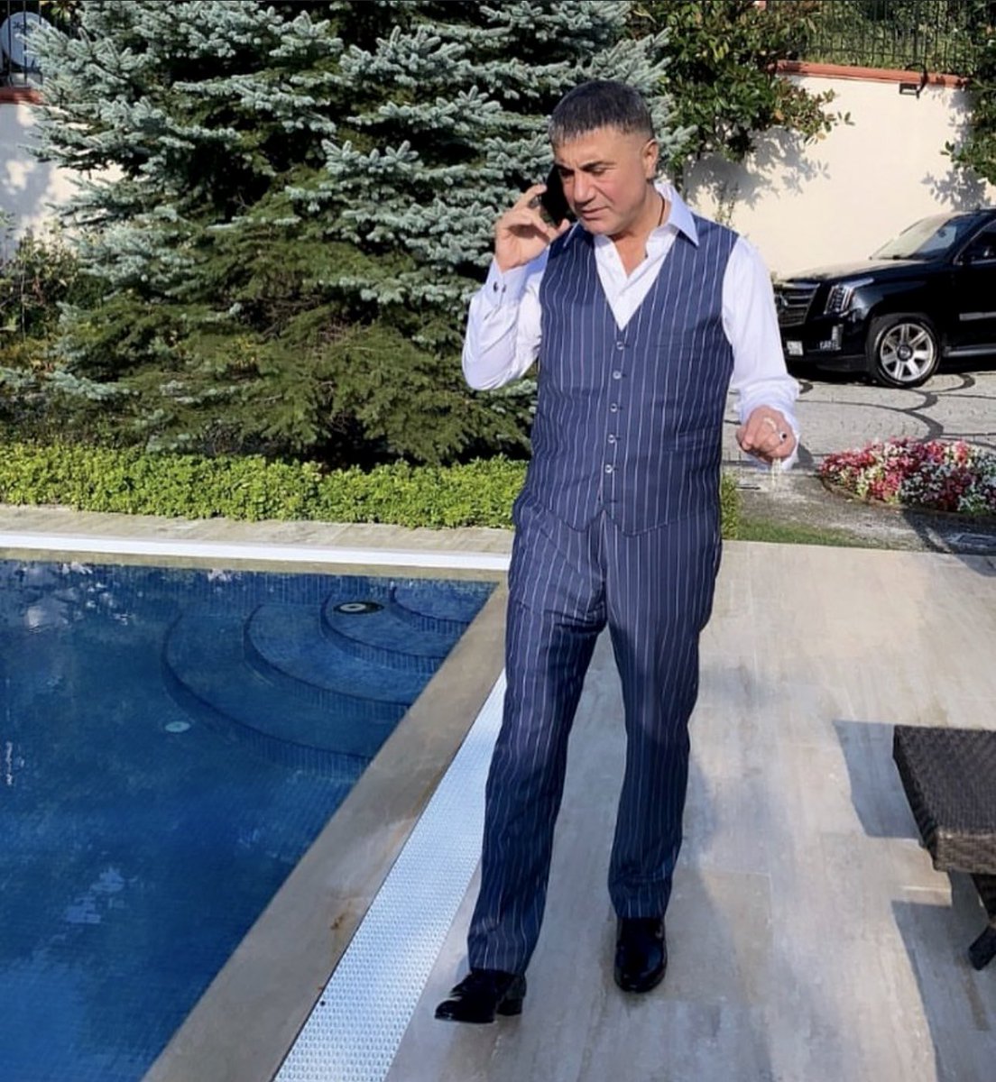 Güzel ülkemizin, “vatansever” iş adamları milyonlarca dolar para kazanıp, yaptıkları en ufak yardımları bile vergiden düşerken;

Sayın REİS SEDAT PEKER, gurbette bile Türk Milleti’nin ihtiyaçlarına yetişmeye çalışıyor.

Biz razıyız, Yüce ALLAH da razı olsun inşallah.