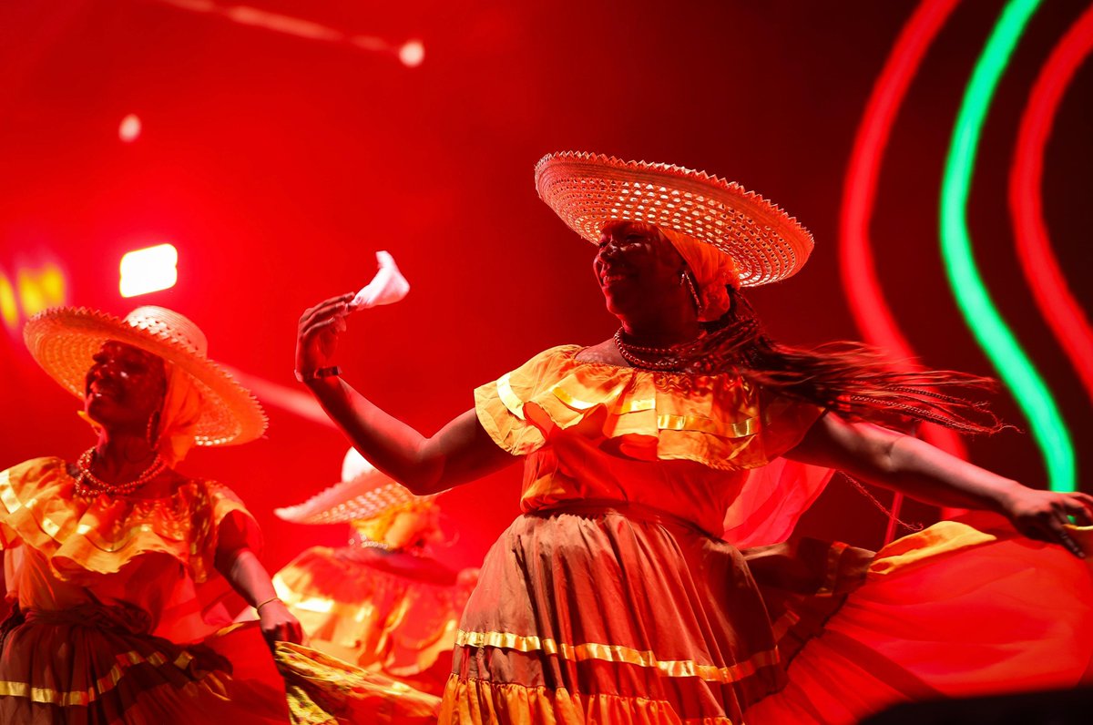 🎨 #ArtesParaLaPaz es una revolución pedagógica y cultural, #ConDignidadCumplimos.

Con más de $615.000 millones invertidos, hemos brindado cupos en formación artística a 609.000 niñas, niños, jóvenes y adolescentes.
#PetroMeCumplió