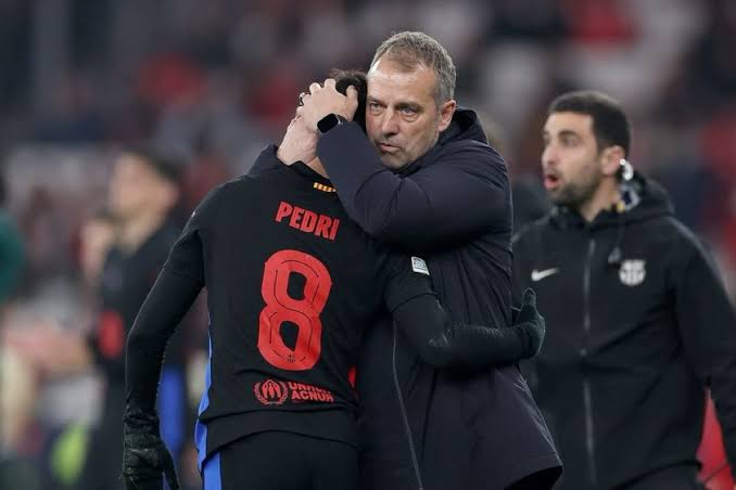 🎙️PEDRI 

🗣️ “Tener un entrenador que cree plenamente en mí me ayuda a mantener la calma y disfrutar de mi vida como jugador. Desde fuera, Hansi Flick puede parecer serio, pero en realidad es como un padre para nosotros, siempre atento a nuestras necesidades.”