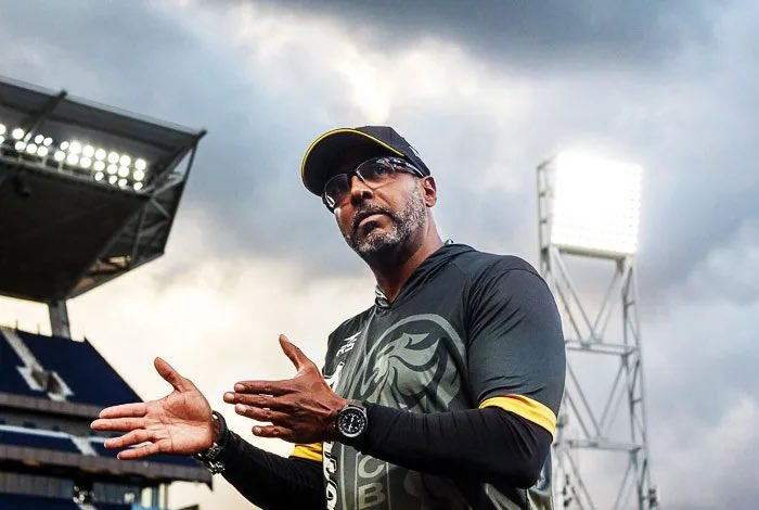 Salvador Pérez defiende a José Alguacil, manager de Leones del Caracas