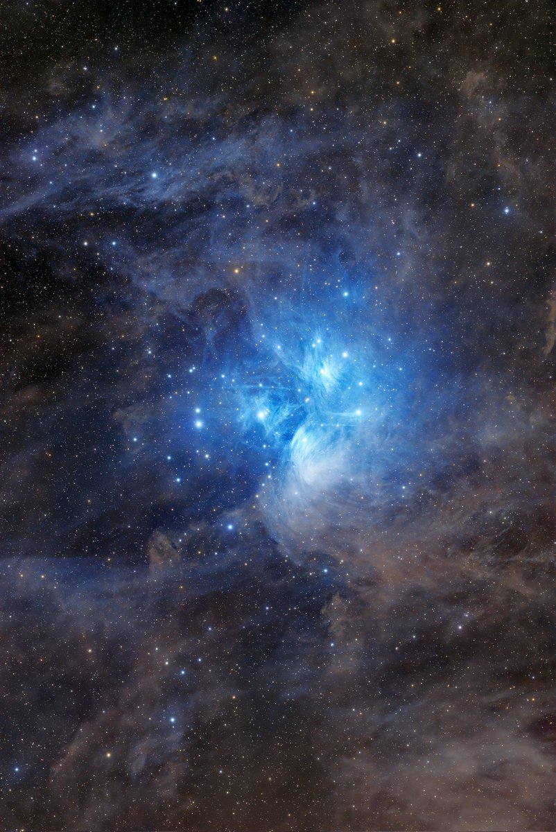 昨年11月に撮影したM45プレアデス星団です。
炙り出していたら星雲のようなモクモクが出てきました。
#M45