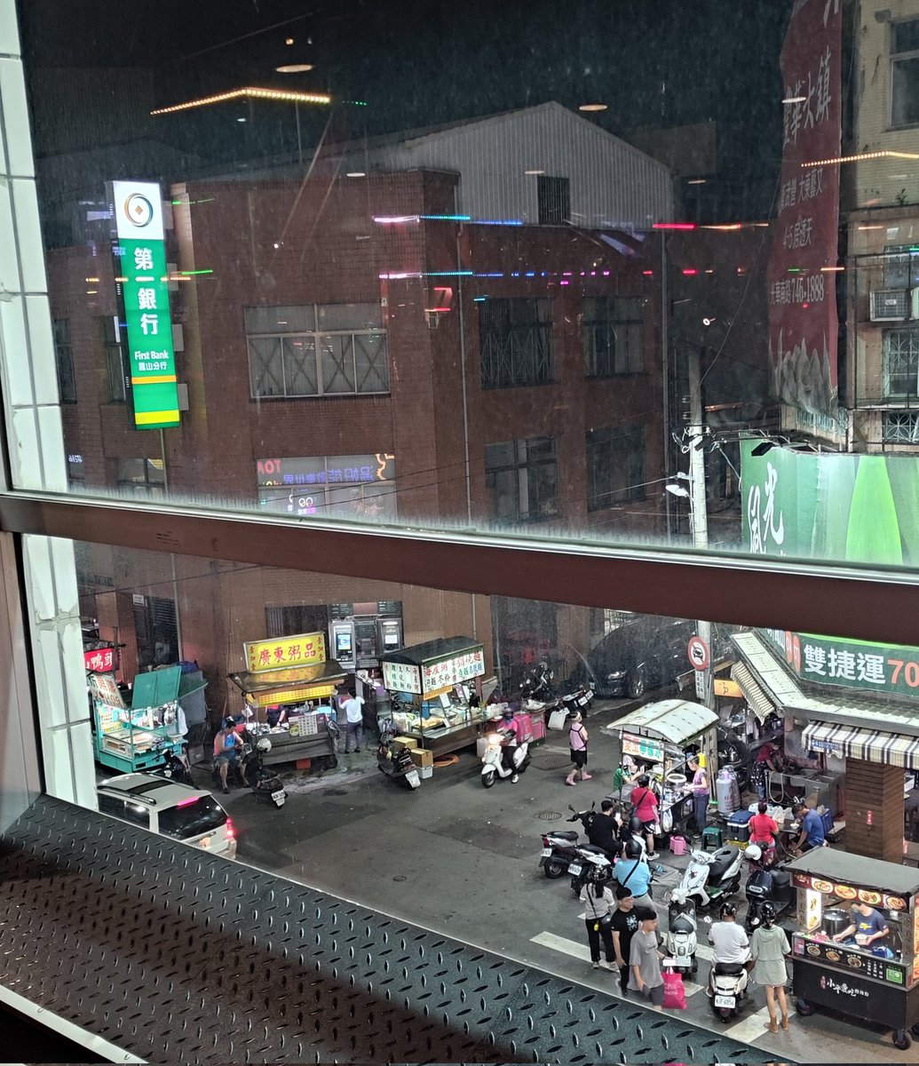 快運動完了，有附近來色色嗎😈