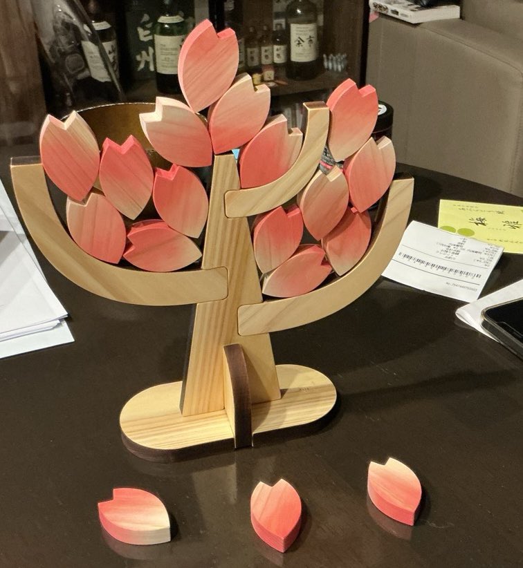 散步路过的快闪店
遇到了好可爱的摆件
立马拿下
🌸😎