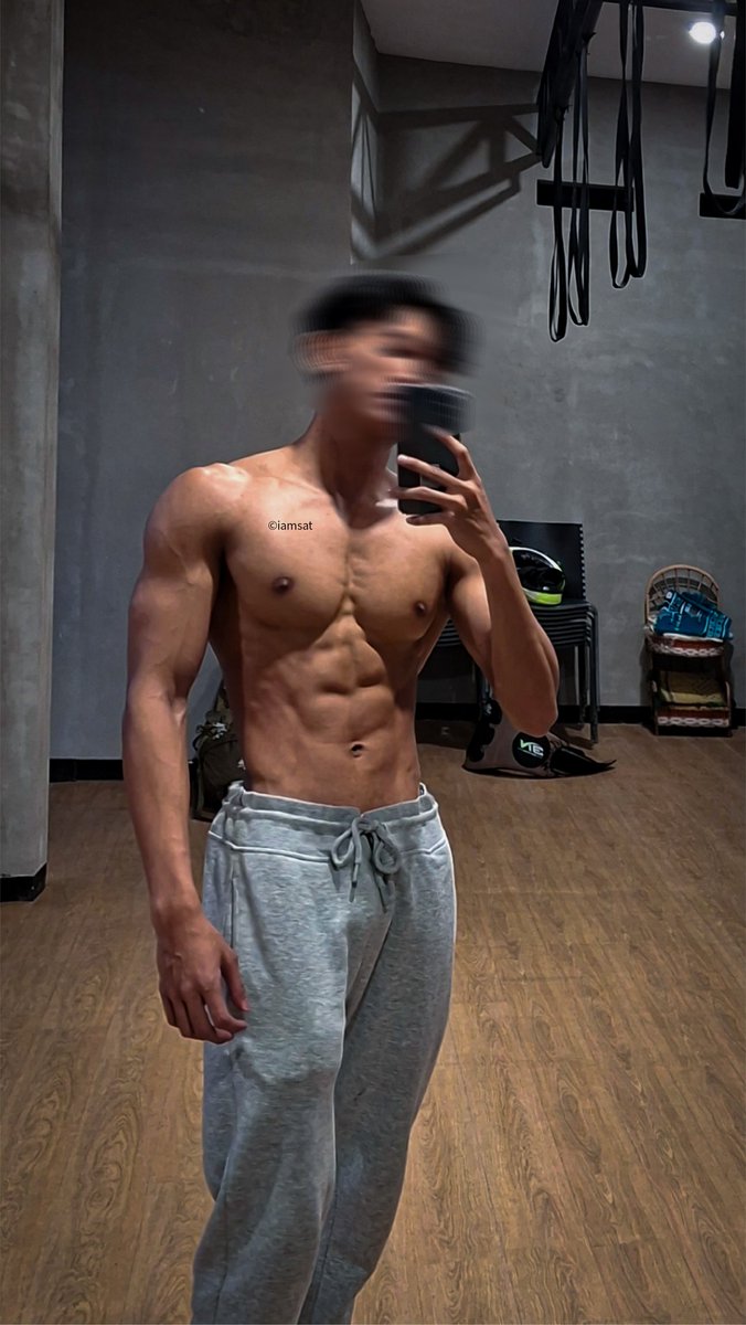 Ikan hiu makan tomat, ..