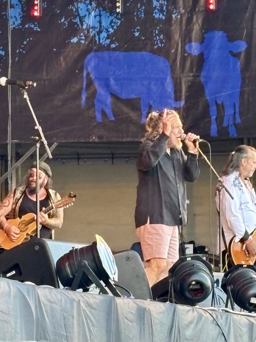 Deborah Bonham Band with Robert Plant and Peggy (Mandolin). 
#Cropredy2025
