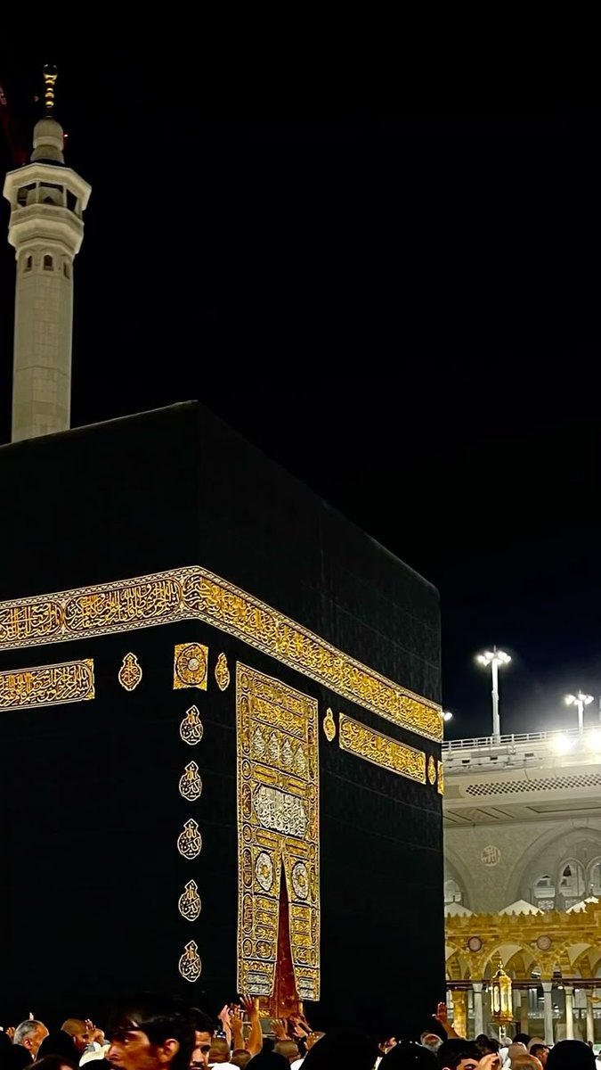 Gelememeyi sen anlat,
Gidememeyi ben anlatayım.
Gözüm değil gönlüm kaldı,
Beklemek değil özlemek yordu.
Hani derler ya;
Aşk arâfta bir yoldu,
Giden gitti gelen yoktu...