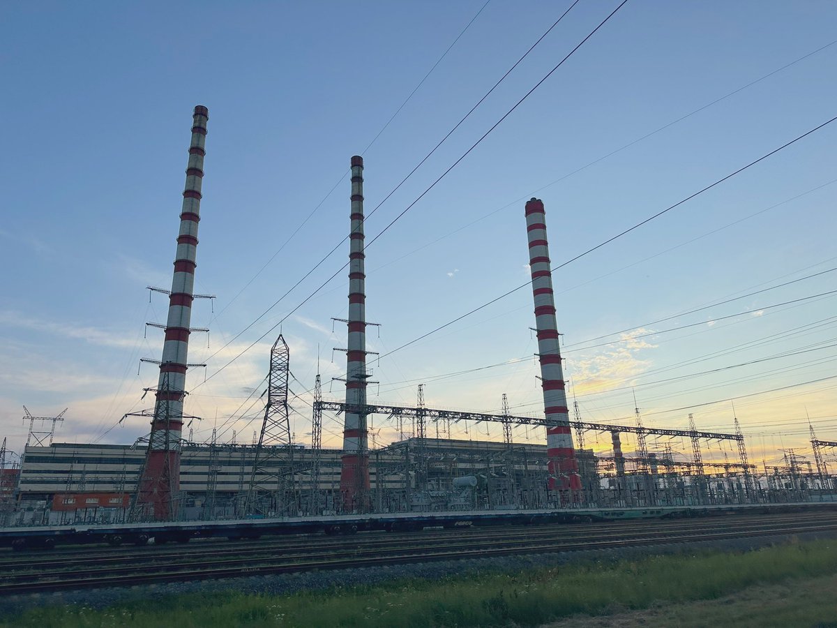 Наймагутнейшая станцыя ў Беларусі (пасля АЭС, вядома). Уражвае. Я жыў шмат гадоў побач з другой па велічыні станцыяй Беларусі, але яна хіба не ўдвая меншая. 

І хутчэй за ўсё тут таксама могуць вадзіцца крэветкі)