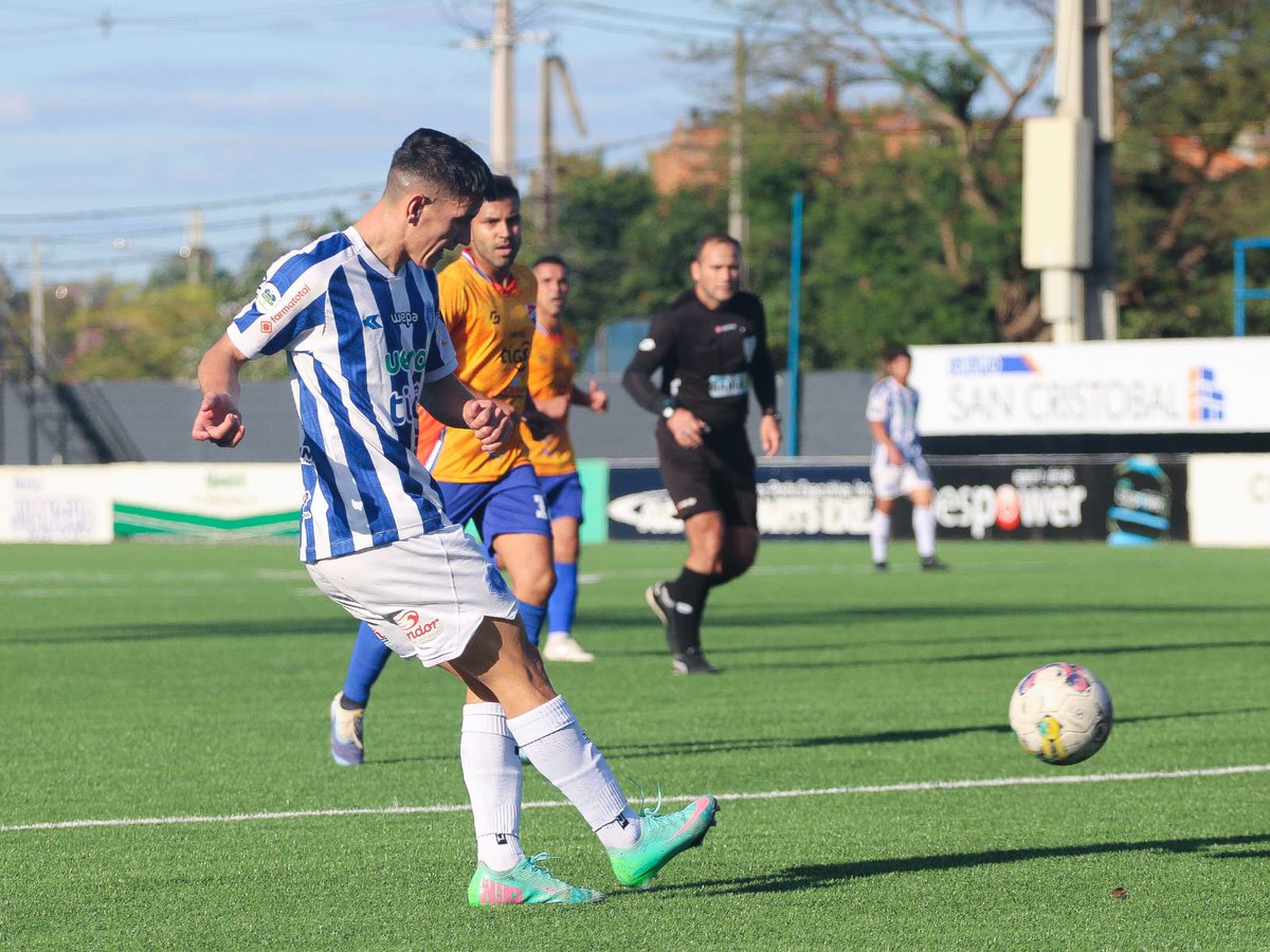 ⏱️ 70'

➡️ #12deOctubre 4
➡️ #3deNoviembre 0

🗓 Fecha 18.    

#APFPrimeraB ⚽