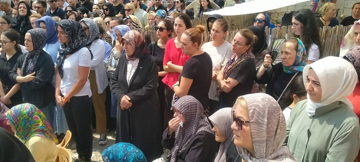 Sapanca Gölü’nde hayatını kaybeden dalgıç  Melikcan Yenişen (31) son yolculuğuna uğurlandı

sakarya54.net/sapanca-golund…