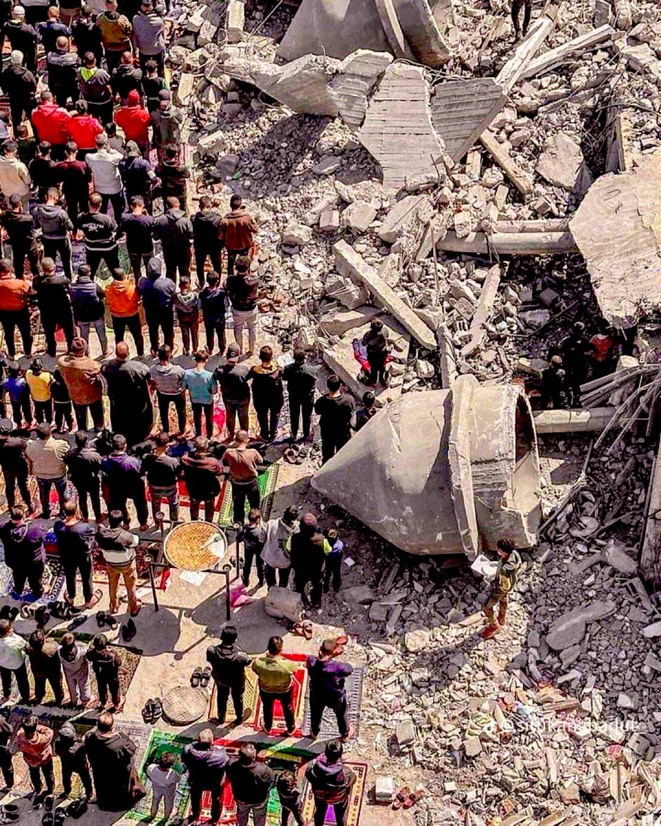 Yıldızların yerlerine yemin ederiz ki: YENİLECEKSİNİZ!

 #Gazze