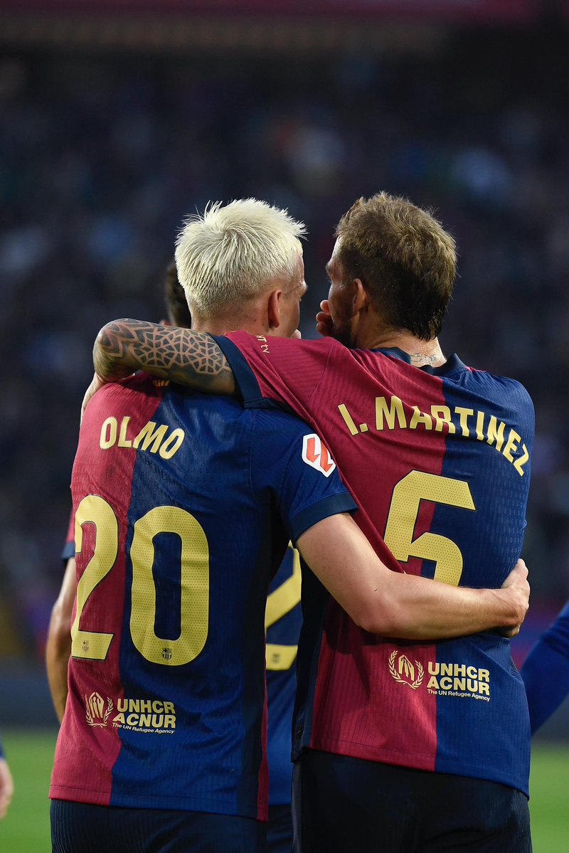 Dani Olmo (@daniolmo7) on Twitter photo Desde el primer día… Más que un compañero. Líder, dentro y fuera, ejemplo y amigo. Te deseo todo lo mejor en esta nueva etapa, para ti y tu familia. Se te echará mucho de menos capitán!!! <a href="/InigoMartinez/">Iñigo Martinez</a> Desde el primer día… Más que un compañero. Líder, dentro y fuera, ejemplo y amigo. Te deseo todo lo mejor en esta nueva etapa, para ti y tu familia. Se te echará mucho de menos capitán!!! <a href="/InigoMartinez/">Iñigo Martinez</a>