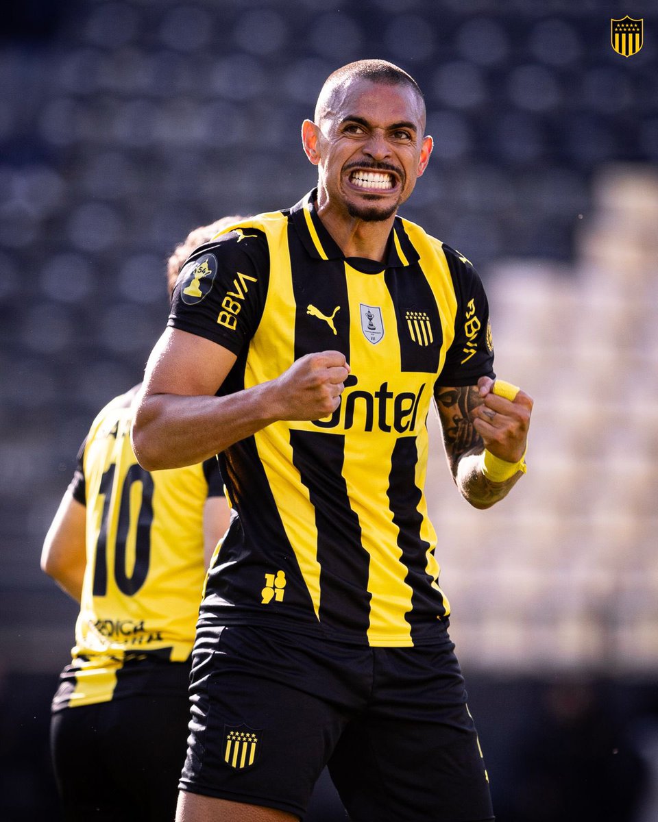 Peñarol salió a jugar una final de campeonato y Nacional a especular. Nunca estuvo en partido. Golpe de autoridad del carbonero en su casa.