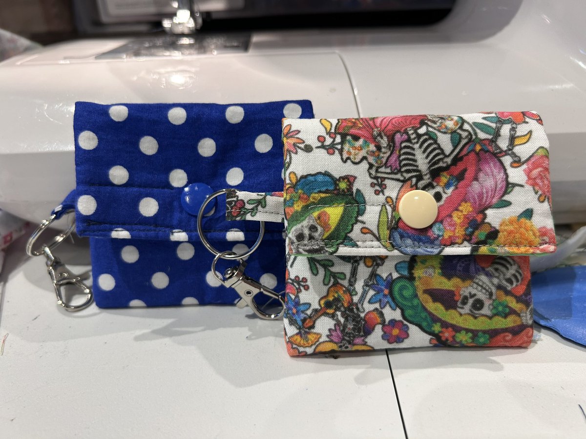 chilloutchic's tweet photo. https://t.co/ZelvXgEK8d #keychain #HandmadeGifts https://t.co/wICwxBiEGB