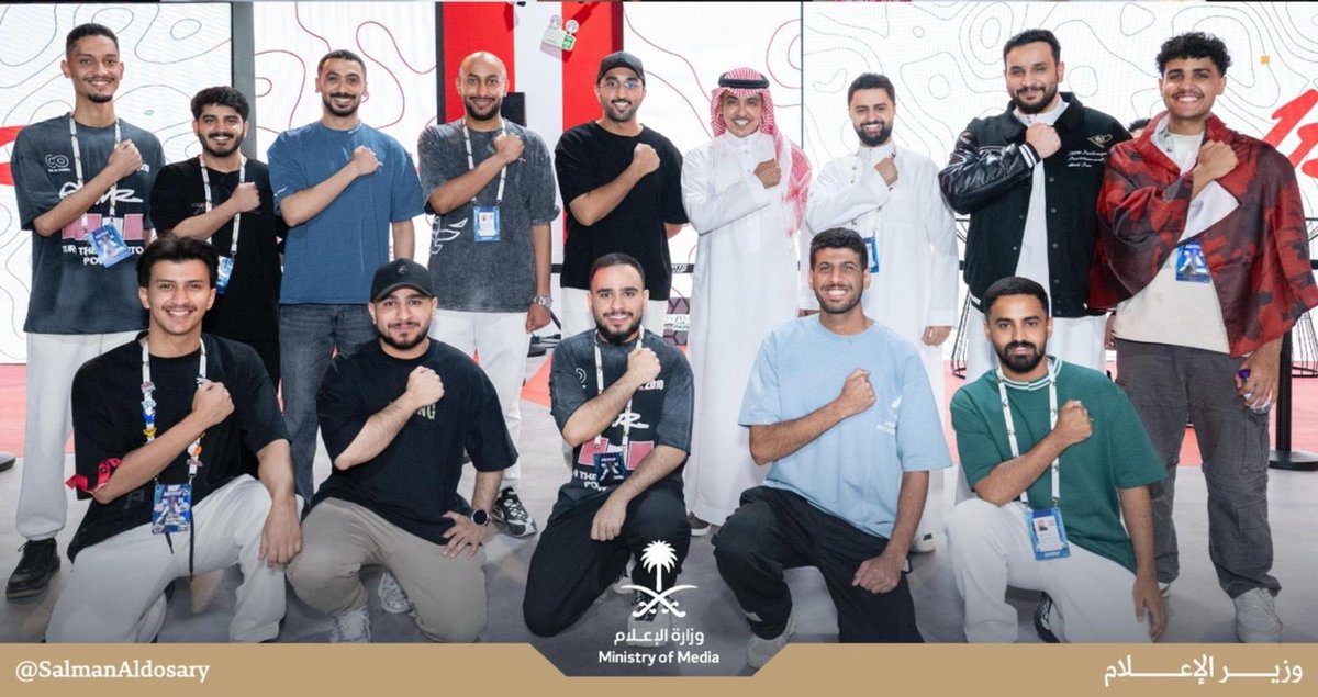 POWR (@powresports) on Twitter photo تشرفنا بزيارة معالي وزير الإعلام سلمان الدوسري 🙏🏻
شكراً على دعمك وتوجيهك ونصايحك اللي تركت بصمة ما تنسى وعطتنا دافع كبير ❤️
<a href="/SalmanAldosary/">سلمان الدوسري</a> تشرفنا بزيارة معالي وزير الإعلام سلمان الدوسري 🙏🏻
شكراً على دعمك وتوجيهك ونصايحك اللي تركت بصمة ما تنسى وعطتنا دافع كبير ❤️
<a href="/SalmanAldosary/">سلمان الدوسري</a>