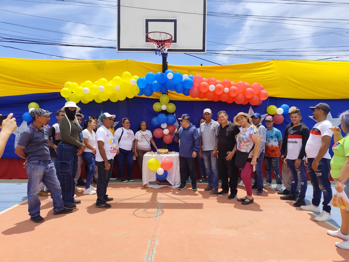 ZuliaTricolor's tweet photo. ¡16 años Transformando Barrios, 16 años Transformando Espacios para la Vida! 
¡Feliz aniversario, Gran Misión Barrio Nuevo, Barrio Tricolor! ¡Seguimos avanzando juntos por el bienestar de nuestro pueblo! @nicolasmaduro @raulalfonzoparedes  @gmbnbt  #16aniversario #Zulia https://t.co/FiJr27jY7m