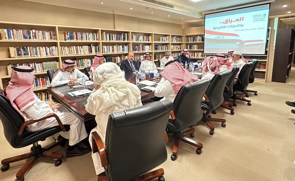 مركز البحوث والتواصل المعرفي يستقبل الدكتور غازي الدوري ضمن “برنامج الباحث الزائر”

الرياض -نورة العطوي
في إطار “برنامج الباحث الزائر”، استقبل مركز البحوث والتواصل المعرفي سعادة الأستاذ الدكتور غازي حميد الدوري، وذلك ضمن سلسلة الفعاليات العلمية والثقافية التي ينظمها المركز لتعزيز