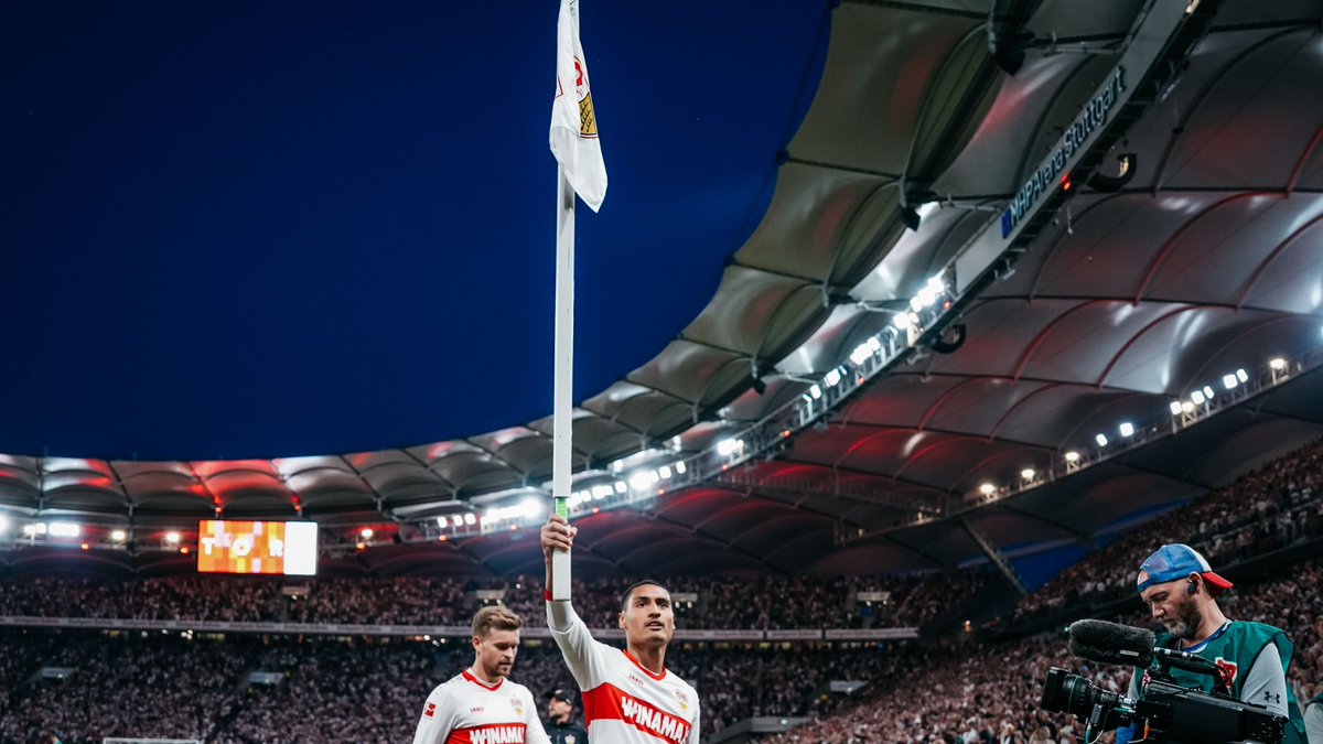 VfB's tweet photo. Für immer ein Teil von uns! 🤍❤️
#VfB | #MerciEnzo https://t.co/hsryrziEJC