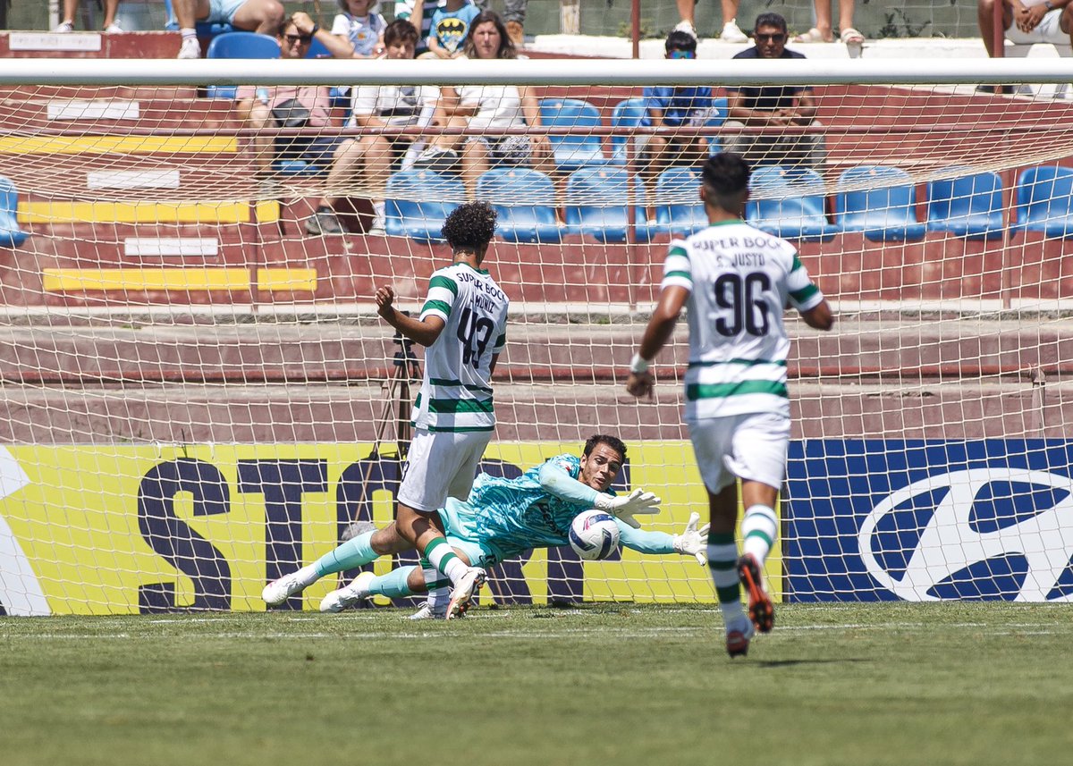 CallaiDiego's tweet image. Vitória e jogo sem sofrer gols. Missão cumprida. 🎯