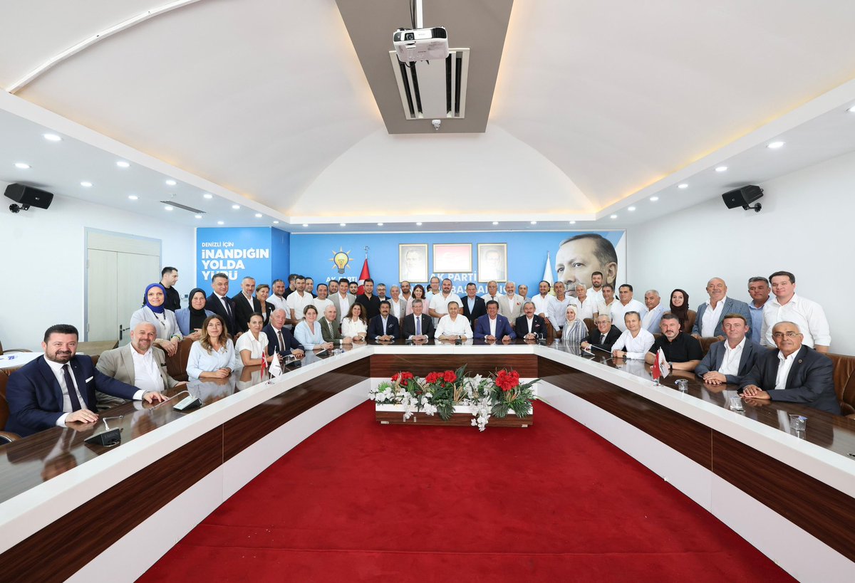 subasiogluMS's tweet photo. İçişleri Bakanımız Sayın Ali Yerlikaya’nın teşrifleriyle, ilçe başkanlarımız ve yönetim kurulu üyelerimizle bir araya gelerek istişare toplantımızı gerçekleştirdik.
@AliYerlikaya @ZeybekciNihat https://t.co/PAM8sLCnpn