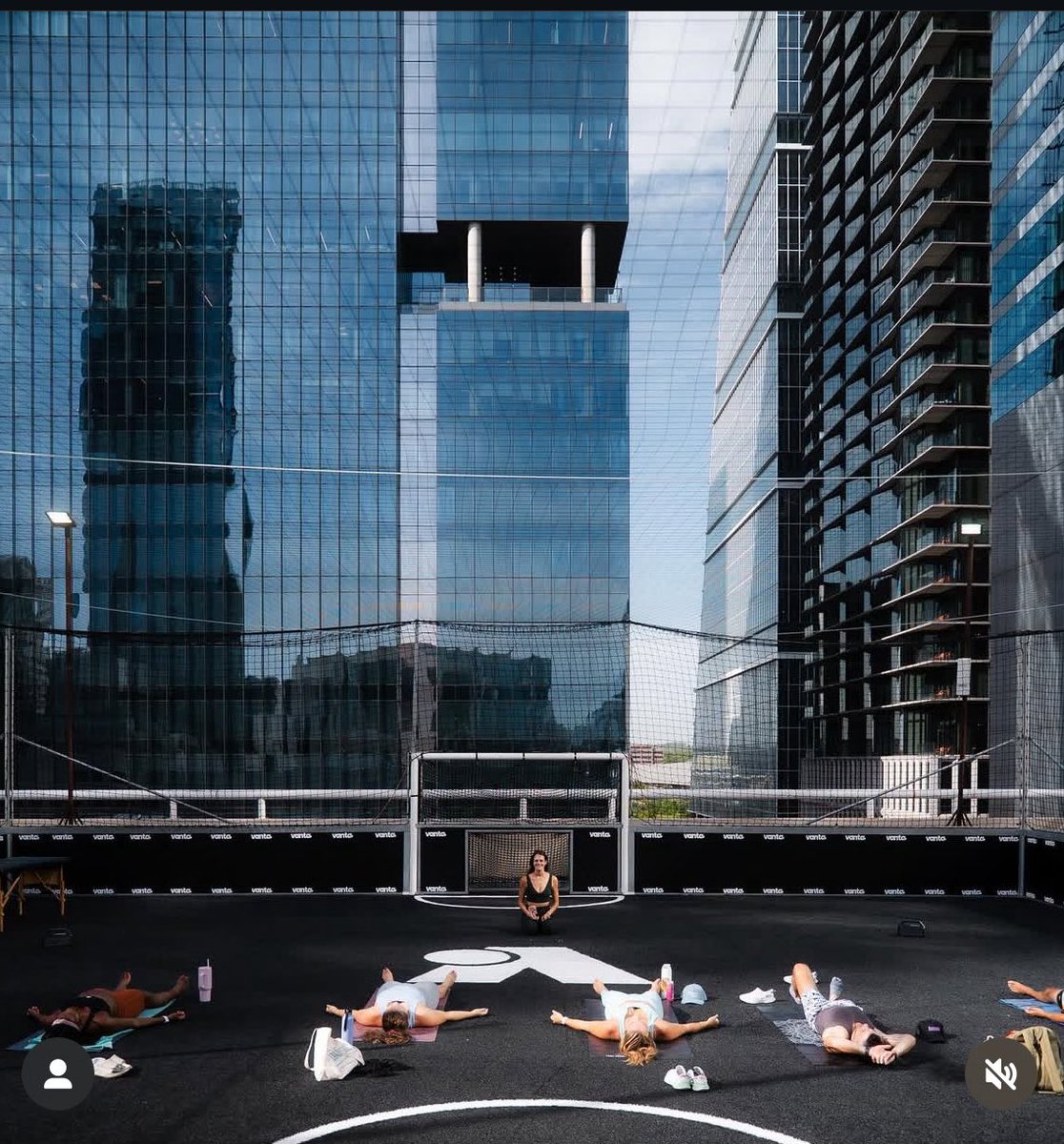 Saturday morning yoga sesh powered by <a href="/XNET_Mobile/">XNET ⓧ</a> 🧘🏽 🧘🏽‍♀️