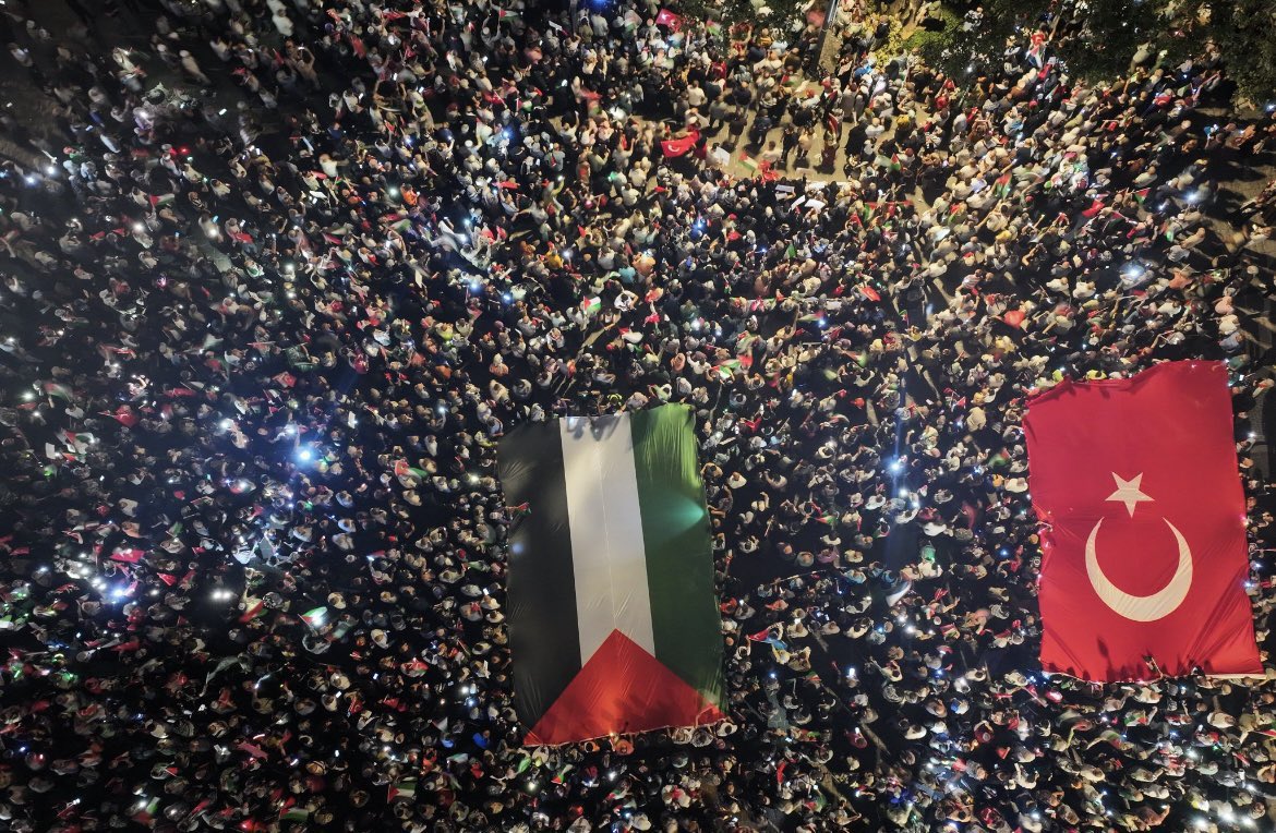 Gazze yalnız değildir!

Meydanlardan yükselen bu ses asla susmayacak! 🇹🇷🇵🇸

#GazzeyeUmutOl