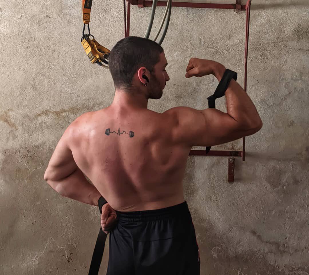 Un cuerpo logrado y mejorado a razón de 2 Entrenamientos por semana

Ni en vacaciones he podio subir a 3 por mil cosas

Pero tú puedes crear un gran cambio físico con 30 min de ejercicio 2-3 veces por semana en solo 8 Ejercicios

Quieres la rutina?? Ven pa acá