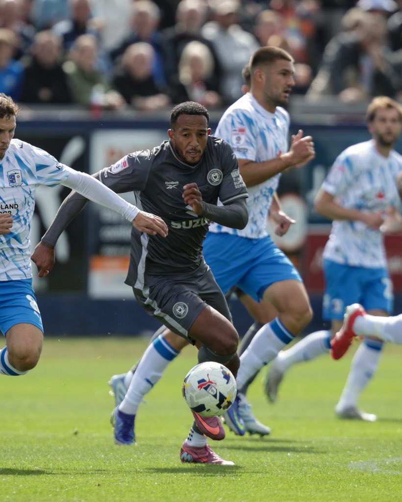 Nathaniel Méndez-Laing logra su primer triunfo con The Dons, y envía un mensaje a Guatemala (rrss).